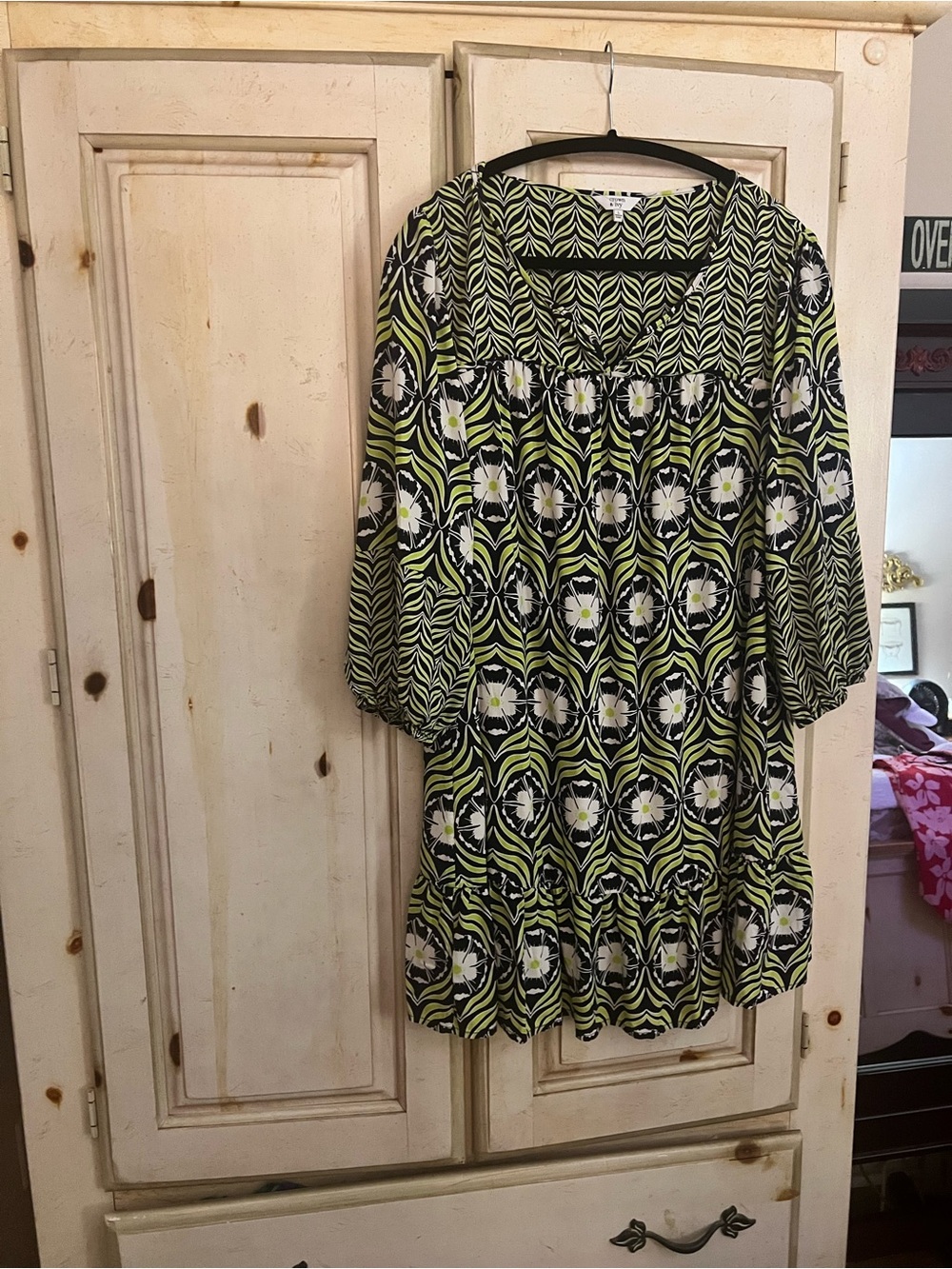 crown & ivy Black, Lime & White Floral Geometric Peasant Tunic